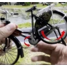 Miniatuur fiets met echt werkende trappers