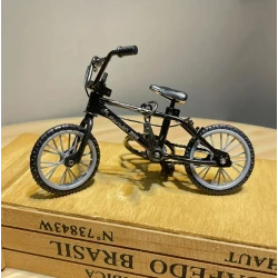 Miniatuur fiets met echt...