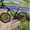 Miniatuur fiets met echt werkende trappers