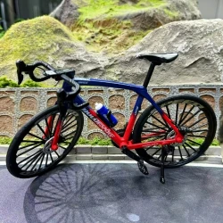 Miniature bicycle with real working pedals