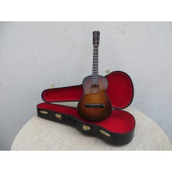 Miniatuur gitaar classic akoestisch met gitaarkoffer en standaard