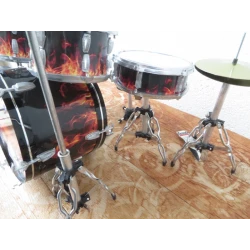 Drum kit from "Master of Puppets" - VERY DETAILED!