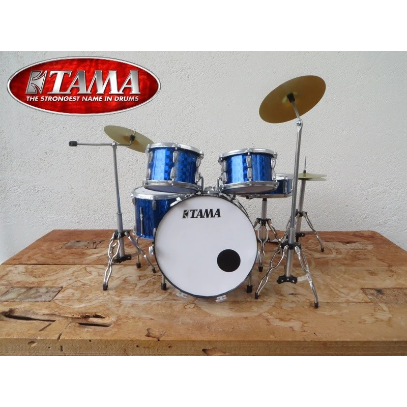 EXCLUSIEF drumstel Tama BLUE Glitter. Zeer gedetailleerd model -LUXE model -